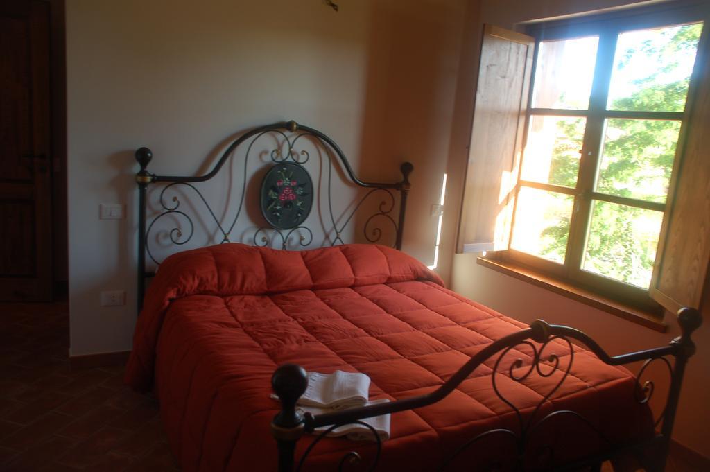 Agriturismo Il Poderetto Licciana Nardi Szoba fotó
